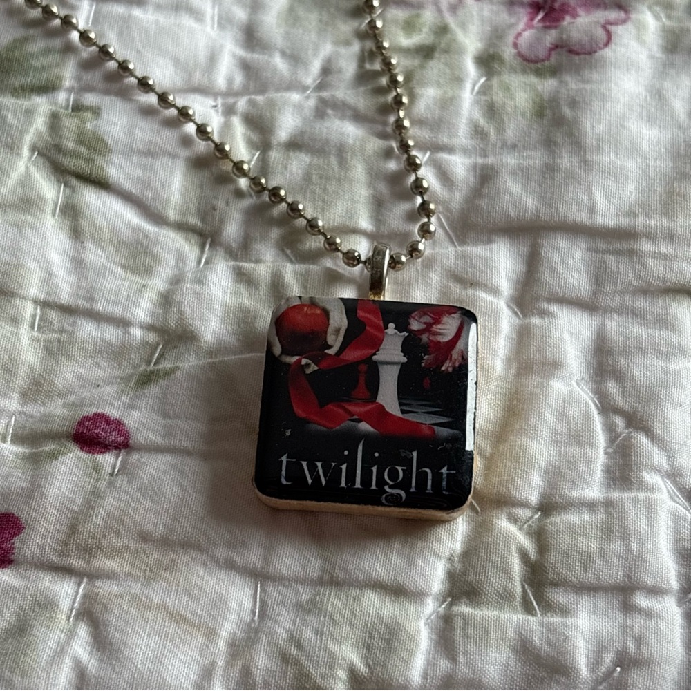 Twilight series wood silver Pendant Necklace new moon eclipse breaking dawn